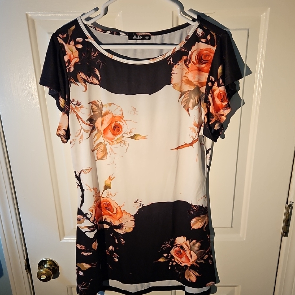 Lily Black and White Floral Short Sleeve Top